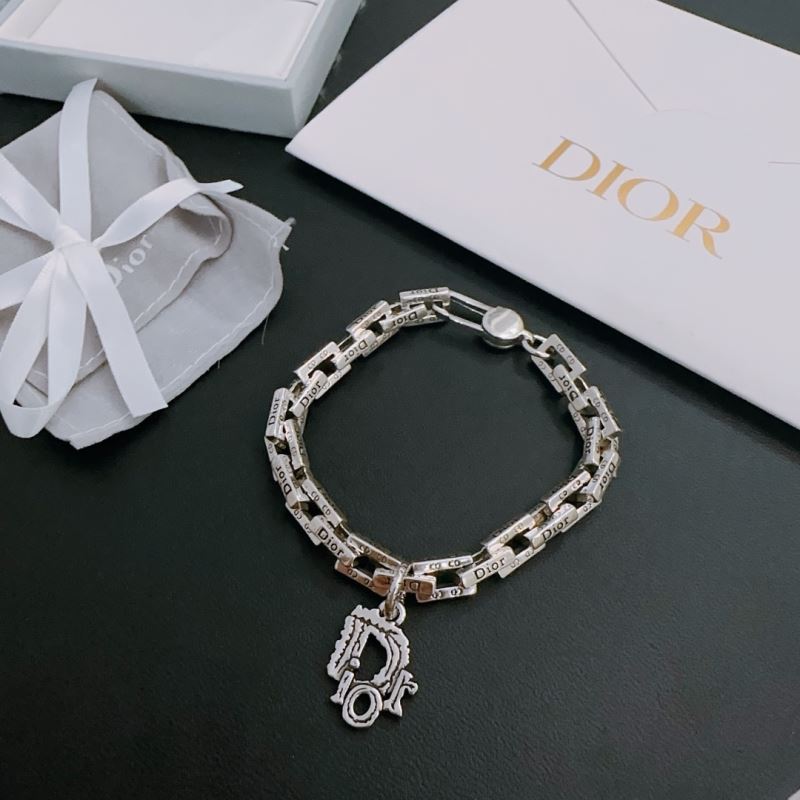chr1st1an D10r bracelets